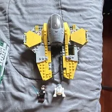 LEGO Star Wars Anakin’s Jedi Starfighter 75214 Anakin & R2-D2 Yellow/Gray