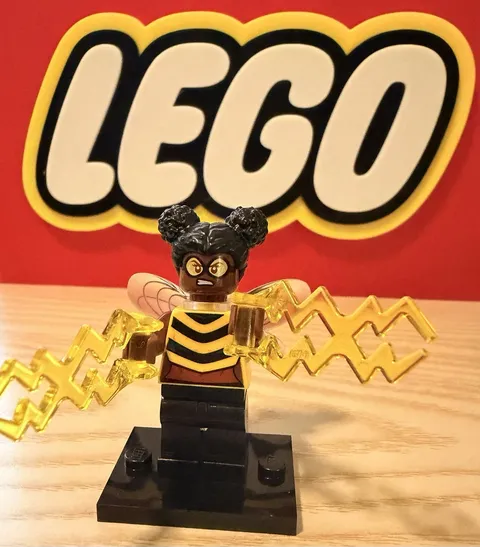 Lego DC Super Heroes Bumblebee Minifigure With Accessories 