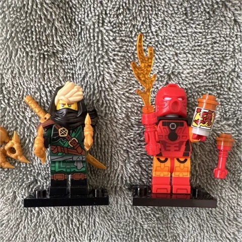LEGO Series 29 Minifigures Lot 71052 - Bionicle Cosplayer / Mysterious Ronin