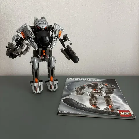 LEGO BIONICLE TITANS - EXO TOA - 8557 - COMPLETE WITH MANUAL
