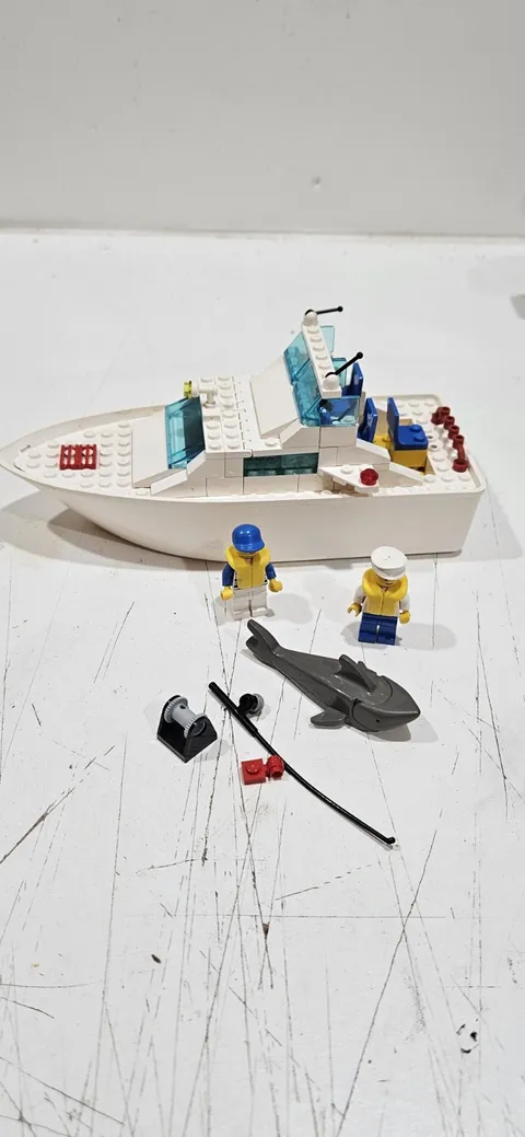 Lego 4011 Cabin Cruiser, Shark, Fisherman & Pilot Complete (See Description)