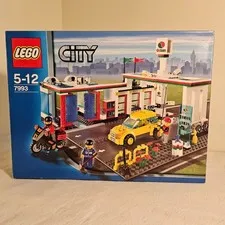 LEGO City Great Vehicles Set 7993 Service Station COMPLETE Garage Car Wash