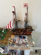 LEGO Pirates: The Brick Bounty (70413) + Extra Pirate Figs