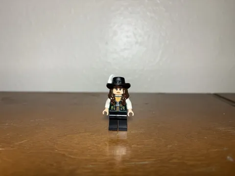 LEGO Pirates Of Caribbean Angelica minifigure (READ DESCRIPTION)