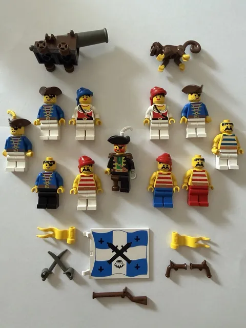 LEGO Pirates Minifigure Lot Redbeard Cannon Monkey Flag Vintage 1989 11 Figures