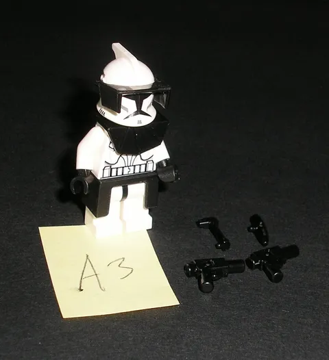 LEGO Star Wars Clone Trooper (Phase 1 Black Visor Kama Pauldron) Minifig 8014 A3