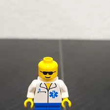 LEGO Paramedic/Doctor Minifigure Sunglasses Face White Jacket Blue Legs