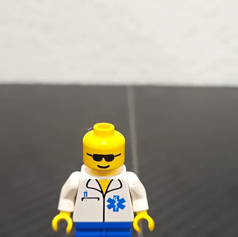 LEGO Paramedic/Doctor Minifigure Sunglasses Face White Jacket Blue Legs