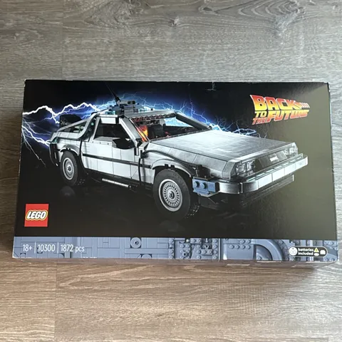 LEGO Icons: Back to the Future Time Machine (10300)