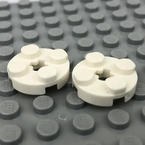 LEGO 4032 White Plate, Round 2 x 2 with Axle Hole (x2)