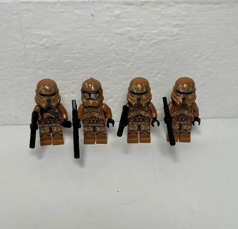LEGO Star Wars lot of 4 Geonosis Troopers, Clone Troopers