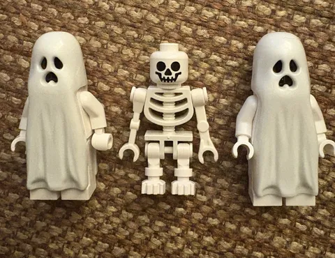 LEGO Halloween Minifigure Bundle- Skeleton & Ghosts (Monster Fighters)