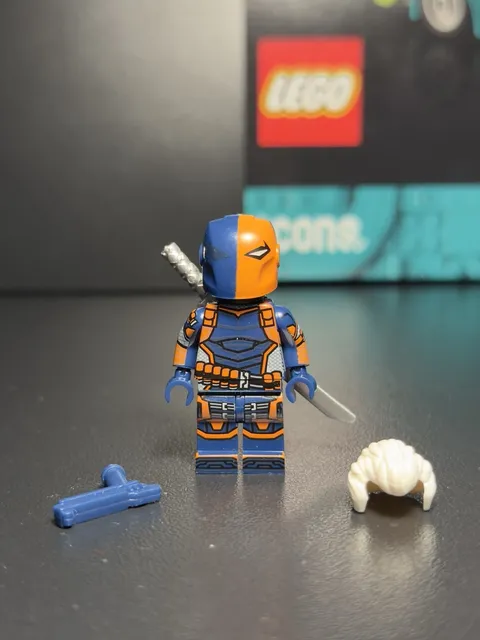 New DC Superhero’s Deathstroke Custom Lego Minifigure