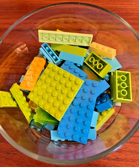 LEGO 60+ PIECE LIGHT BLUE, LIGHT GREEN, PALE YELLOW, PEACH BRICKS-MIXED LOT-EUC!