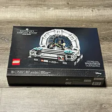 LEGO Star Wars 75352 Emperor's Throne Room Diorama Set 807pcs 18+