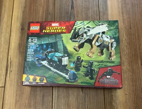 LEGO 76099 Marvel Super Heroes Rhino Face-Off by the Mine Black Panther - Sealed