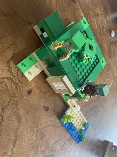 LEGO Minecraft: The Turtle Beach House (21254) 100% complete