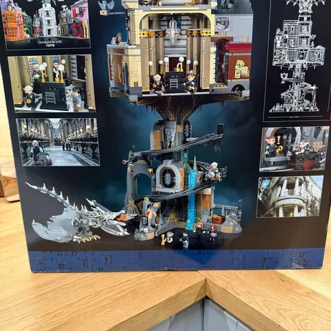 LEGO Harry Potter Gringotts Wizarding Bank – Collectors' Edition (76417) – 4,803