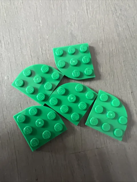 LEGO 30357 Green Plate, Round Corner 3x3 - 5 Pieces
