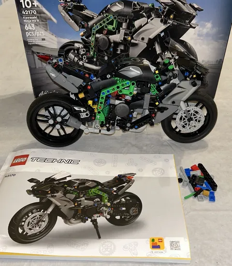 LEGO Technic: Kawasaki Ninja H2R Motorcycle (42170) w/ Manual & Box