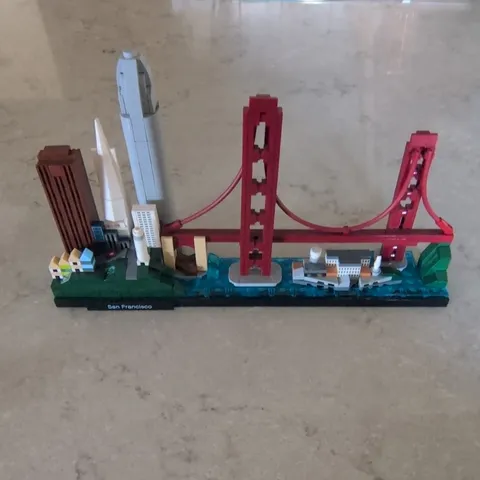 LEGO Architecture San Francisco Skyline 21043 Complete Set 565 pcs Without Box