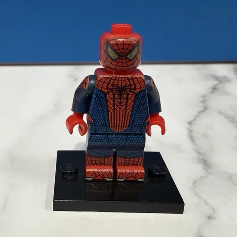 LEGO Amazing Spider-Man 1 Custom Minifigure w/ Alternate Head and Skate Board