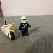 Classic Lego Town Patrol Officer w/ Zipper Jacket & Motorcycle helmet Police