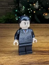 LEGO Bruce Wayne - Black Plaid Suit Minifigure - DC Super Heroes - 76122