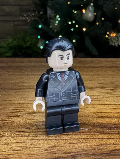 LEGO Bruce Wayne - Black Plaid Suit Minifigure - DC Super Heroes - 76122