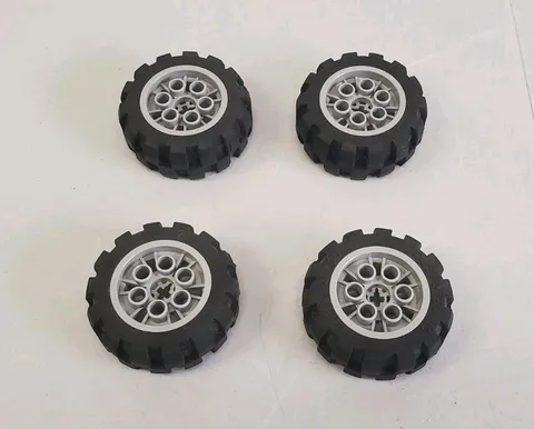 LEGO Technic 4 x Black Wheel Tires Gray Hub 20x30 Car Vehicle Part Lot 4267 4266