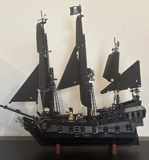 LEGO ICONS: Captain Jack Sparrow's Pirate Ship (10365) Black Pearl