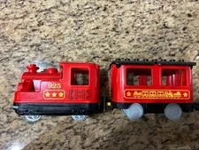 LEGO Duplo #925 Motorized Red Locomotive Train with Passenger Car Tested