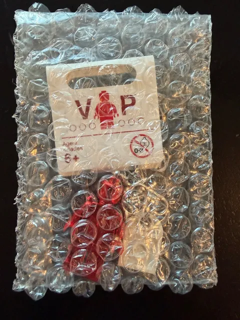 RARE Lego RED Metallic Chrome VIP Minifigure 853303 Key Chain BRAND NEW