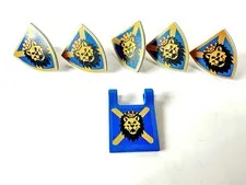LEGO Minifigure Triangular Shield Lion Head + Flag Lot Castle Knights King Leo