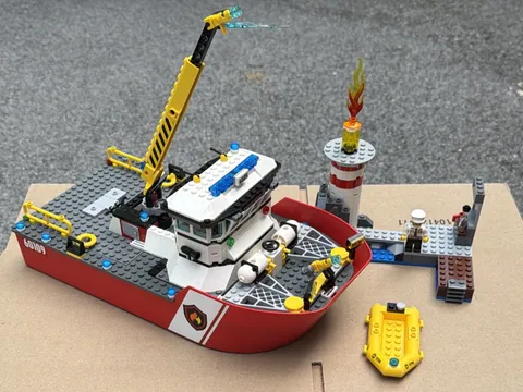 LEGO 60109 - Town: City: Fire: Fire Boat - 2016 - Not Complete As Is See Pics