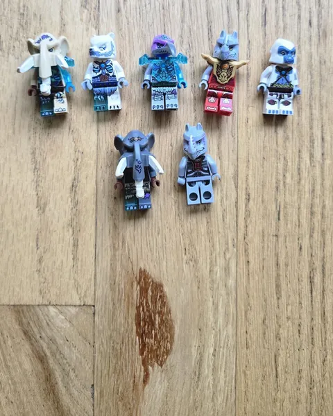 LEGO Legends of Chima Minifigures Lot of 7 - Lion Wolf Raven Rhino Elephant