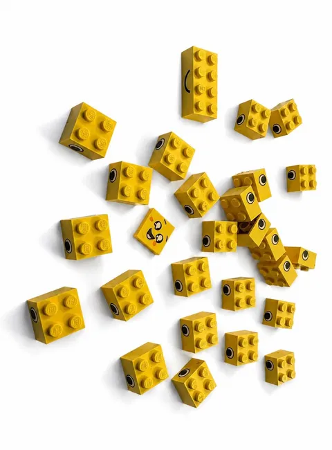 LEGO Yellow Eye Pattern Bricks Lot of 27 2x2 3003pe2 Smile & Frown 3001pe1 Parts