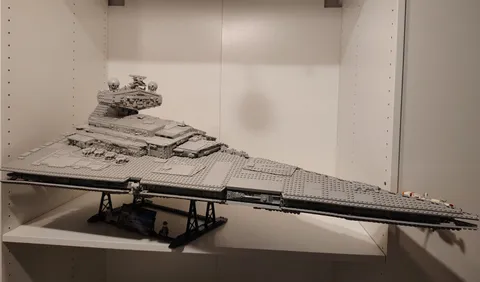 LEGO Star Wars UCS Imperial Star Destroyer 75252 99% Complete Set Read Desc