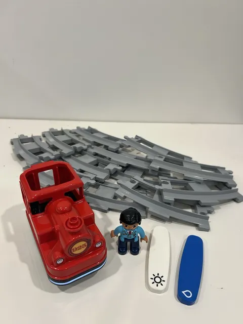 LEGO DUPLO STEAM TRAIN SET 925 & TRACK  WORKS WITH ACTION BRICKS
