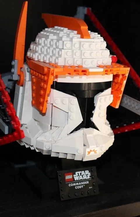 LEGO Star Wars 75349 Captain Rex & Commander Cody Clone Wars Helmet Collection