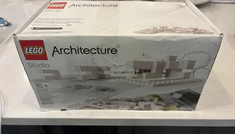 LEGO Architecture Studio (Set #21050) | Gently Used | Pcs & Manual new condition