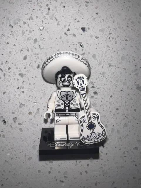 Lego Disney 100 Ernesto de La Cruz Minifigure Coco - opened but never used 