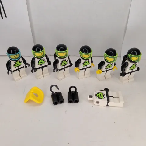 VINTAGE LEGO BLACKTRON 2 SPACE MINIFIGS. SET OF 6+ WITH ACCESSORIES FREE SHIP