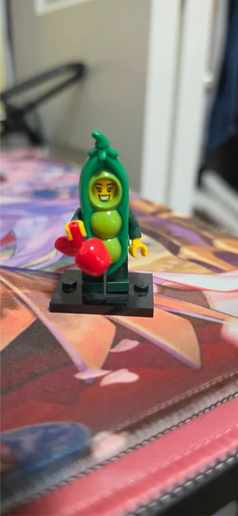 Lego Minifigure Series 20 Collectible Figure Peapod Costume Girl w/ Apple col360