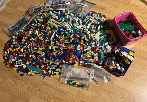 Lot of 14 lbs Lego® Building Blocks Parts & Pieces and Mini Figs Inst Books READ