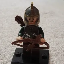 LEGO The Lord of the Rings Archer Soldier Minifigure w/ Helmet Bow Quiver Base