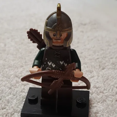 LEGO The Lord of the Rings Archer Soldier Minifigure w/ Helmet Bow Quiver Base