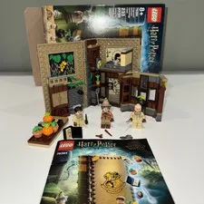 LEGO Harry Potter  (76384) Used W/ Box And Manual Missing 2 Parts From Mini Fig.
