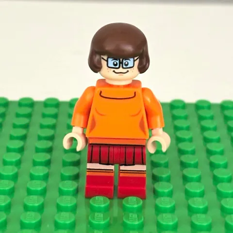 LEGO Velma Minifigure Scooby-Doo Mystery Mansion 75904 - BARELY USED