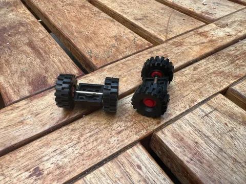 2 x Vintage LEGO Wheels Ref 122c01assy3 Set 6363/6391/7823/7720/6385/7727